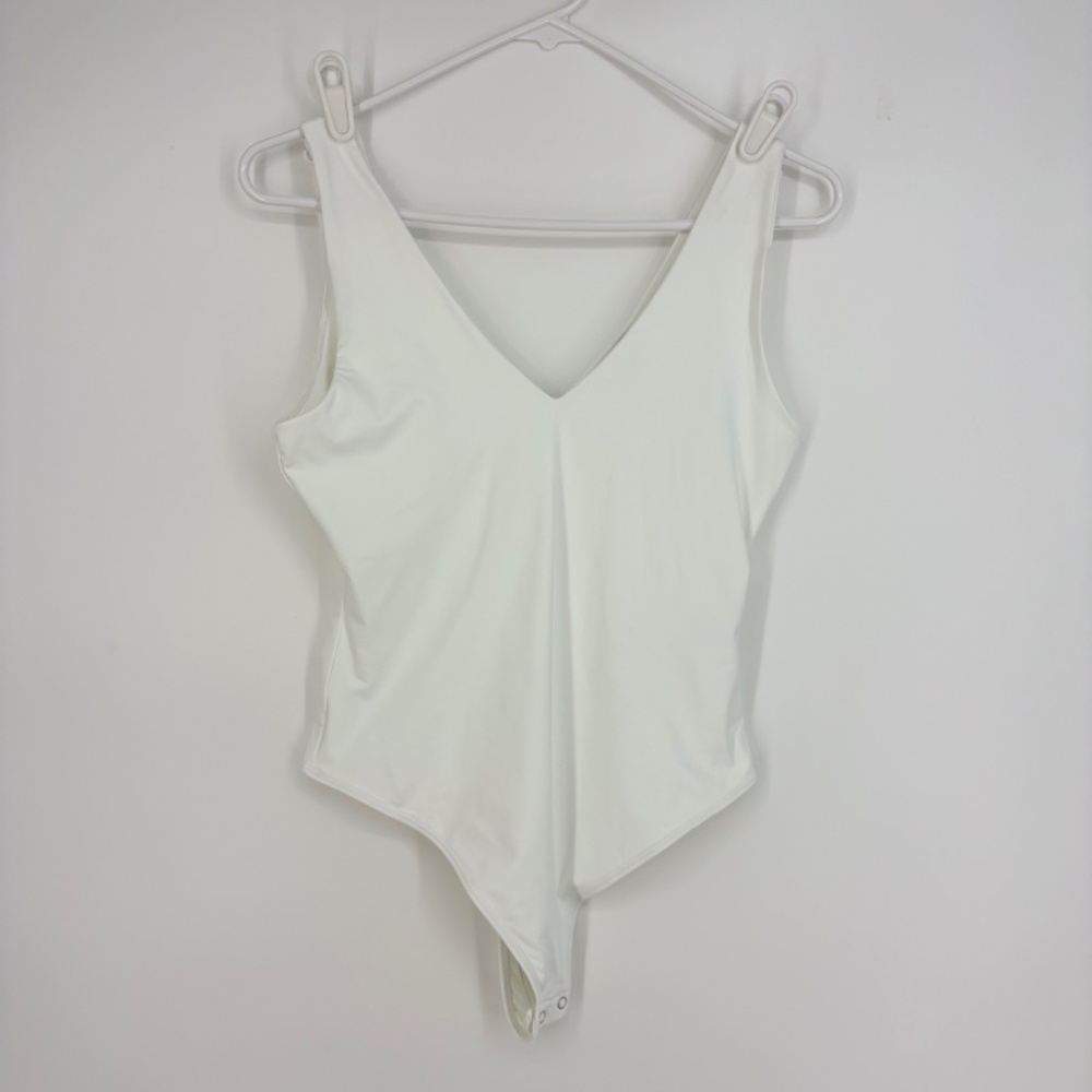 And Now This Womens Medium Tank Bodysuit V-Neck White Double Layer Knit Fabric - Picture 2 of 10